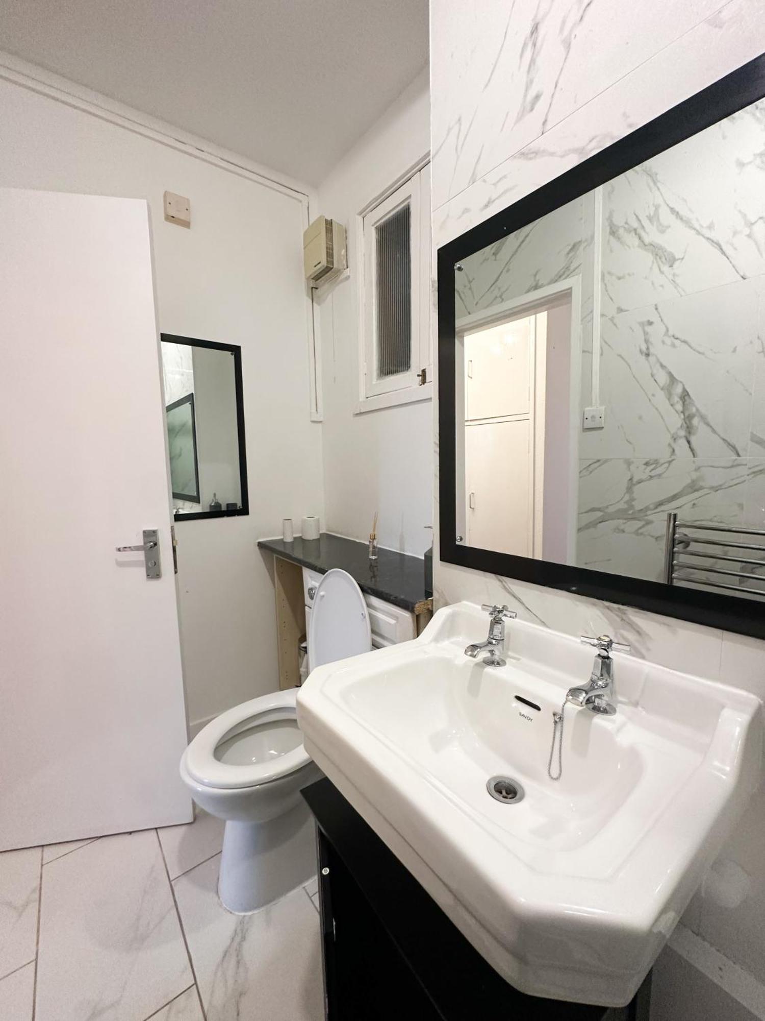 Gatesden Apartment Londra Esterno foto